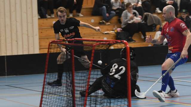 Joel Christiansson och hans lagkompisar i Åmotfors fick en motig start på det nya året.