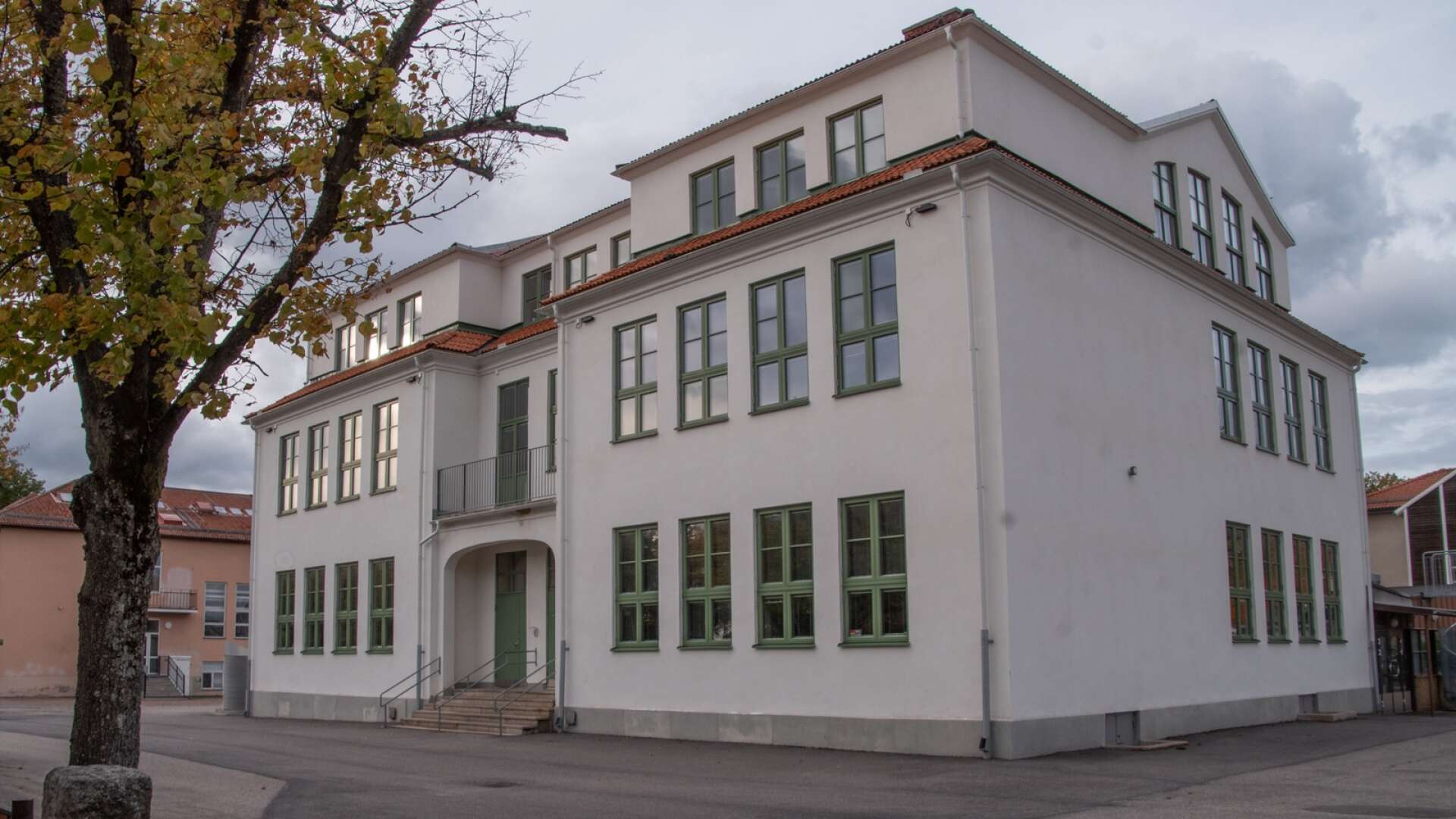 Under avslutningen på Centralskolan i Töreboda tackades personal av inför hela kollegiet – utan att ha fått förvarning om att de inte skulle få vara kvar på skolan. Arkivbild.