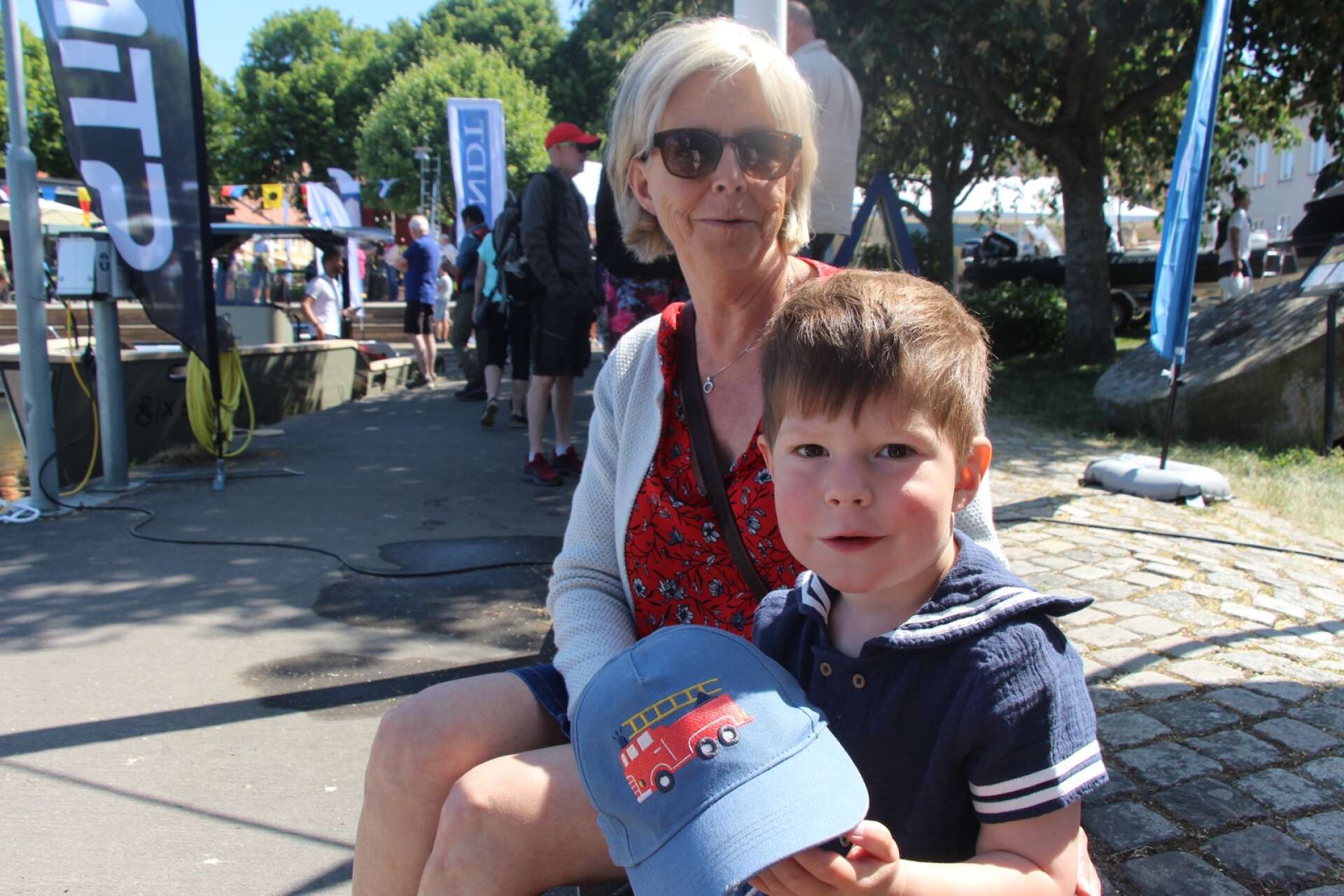 Louie Blom, snart tre år, var på båt- och hamnfestivalen ihop med sin farmor Kristina Johansson och farfar Claes-Göran Blom.