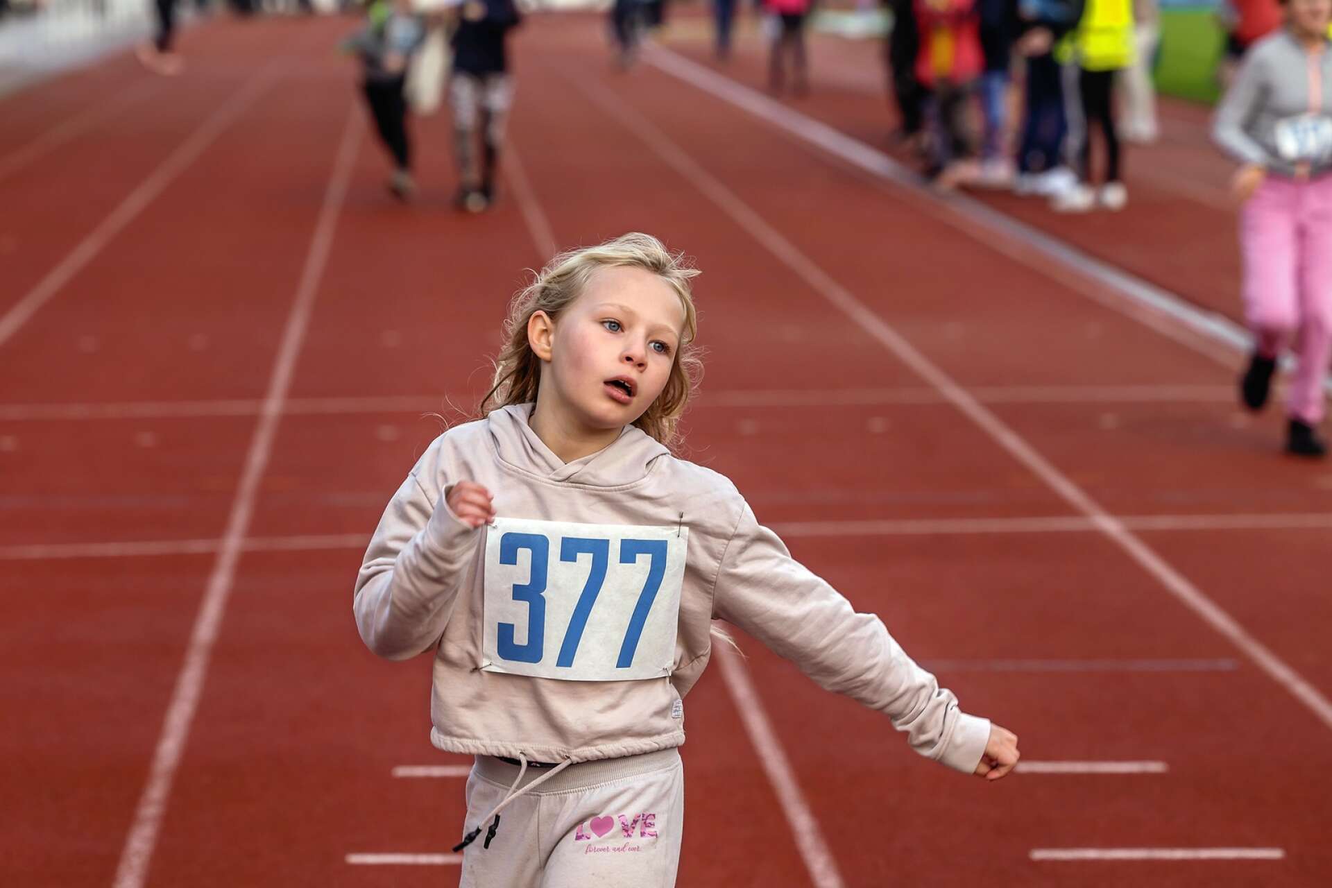 Sjuåriga Anastasia Lundberg, Vara, var trött men nöjd med sin insats på Framnäs.