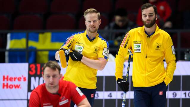 Sverige med Karlstadbon Niklas Edin och värmlänningen Oskar Eriksson föll tidigare i VM:s gruppspel mot Norge och sent på fredagskvällen kom ett nytt nederlag mot Schweiz och sedan även förlust mot Kanada.
