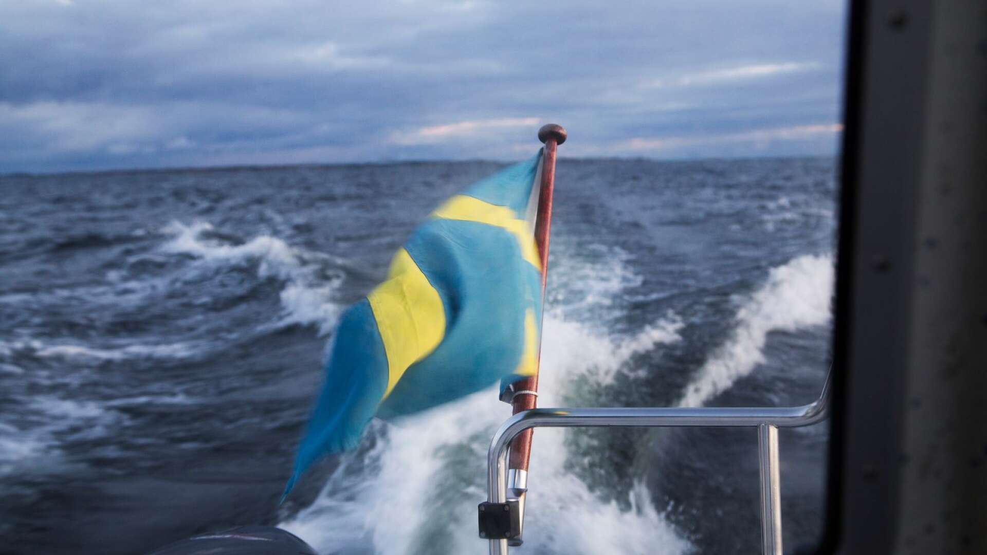Hastighetsbegränsningar, eller andra sätt att reglera hur fritidsbåtar får framföras, är mer effektiva åtgärder än rena förbud som föreslås av några myndigheter och organisationer, skriver Lars-Göran Kring med flera.