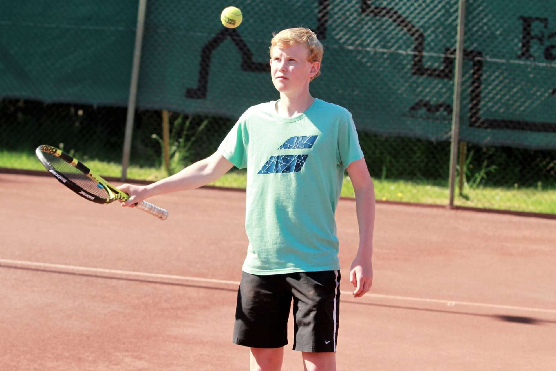 Kristinehamns tennisklubbs Bruno Johansson jagar en titel i Båstad. 