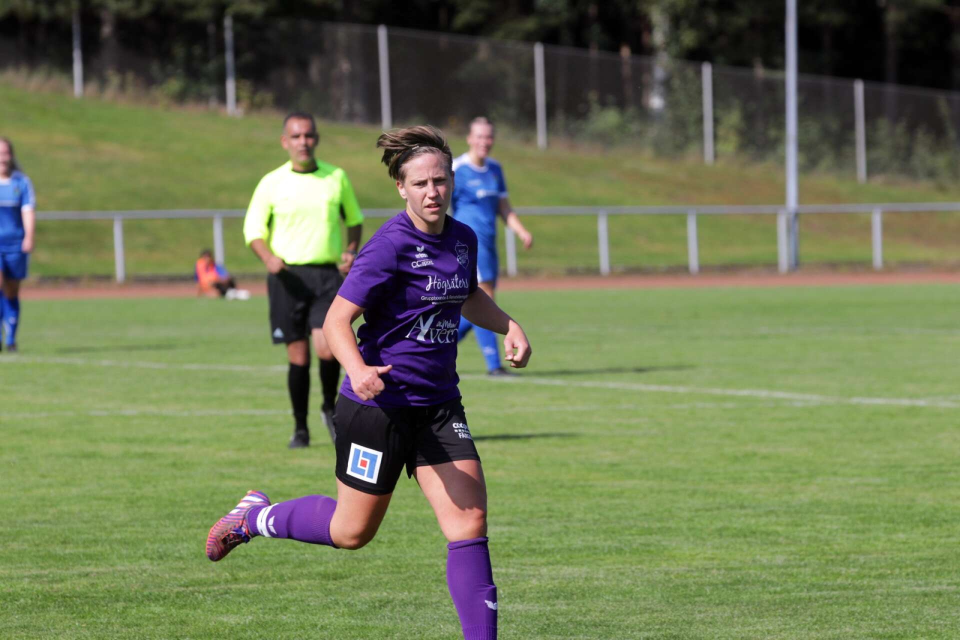 Therese Engblom anslöt mitt under säsongen från Rabbalshede. Mot Orust gjorde hon tre mål, men det blev förlust likaväl.