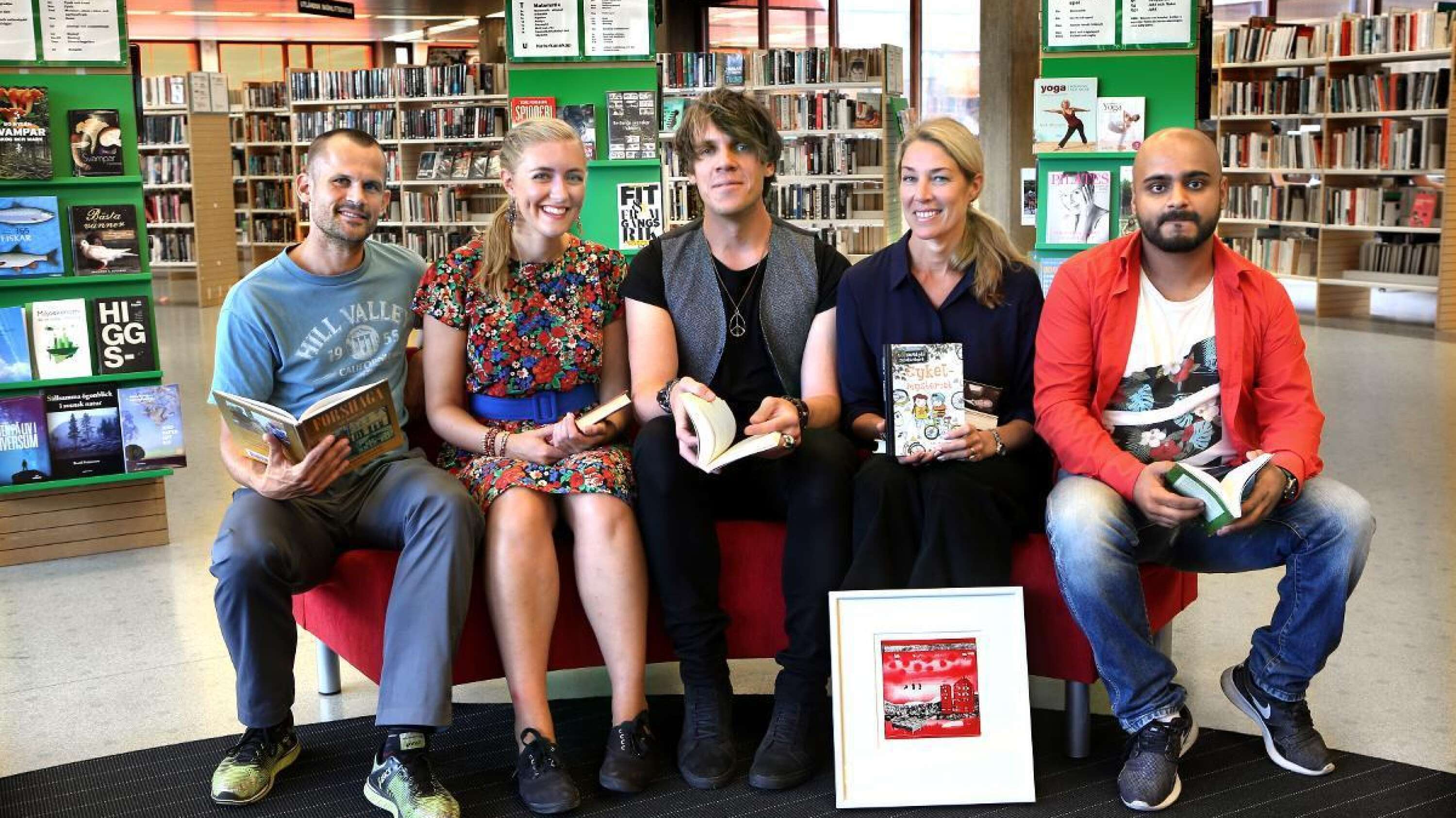 Stefan Holm, Emelie Hebbe, Isamael Atari, Karolina Nolin och Dekan Izat, är de fem läsambassadörer som ska vara med och bidra till ökad läslust under hösten. I Xtra delar de med sig av några inspirerande boktips.