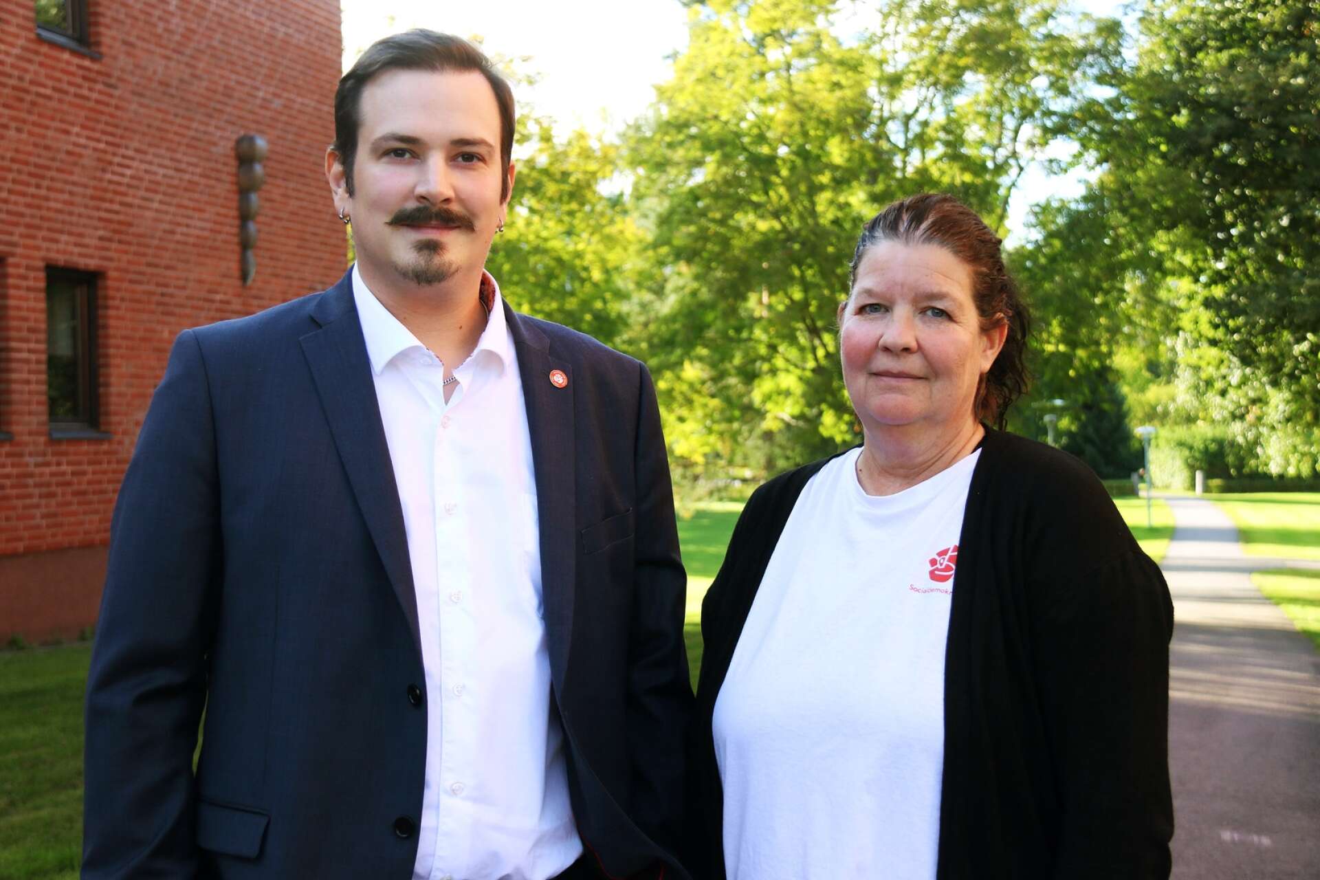Politikerna Birgitta Nilsson (S) och Nicklas Hartwig (S) presenterade i höstas projektet som på sikt skulle göra det möjligt att få bort delade turer inom kommunens omsorg.