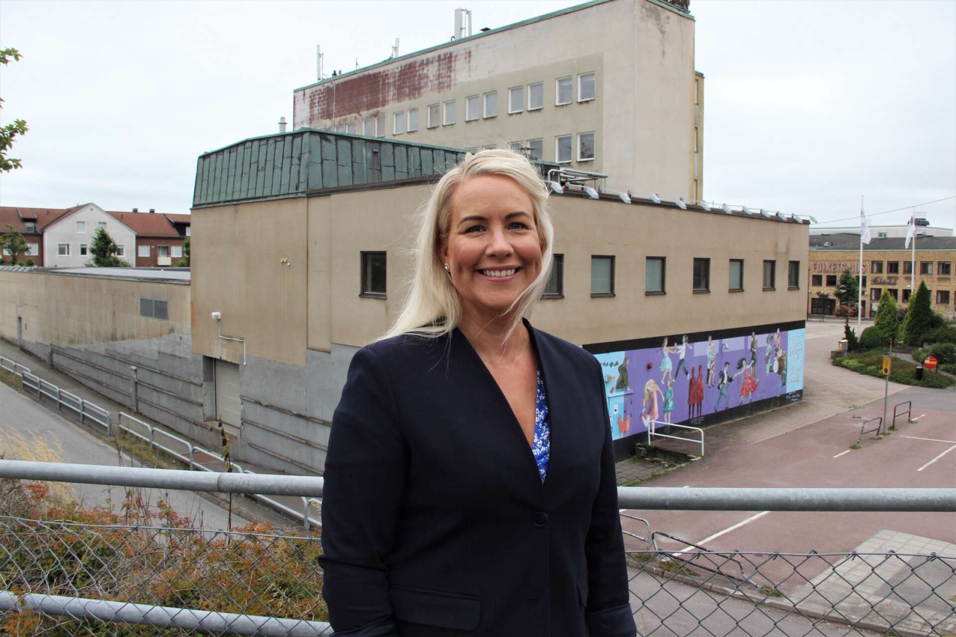 Anna Nordqvist (M) ville tidigare bulldozra ned Coophuset, men i fjol gick hon med på att köpa det för att nu vilja upphäva det beslutet.