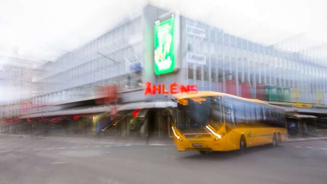 Sex av sju bussföretag i Värmland har haft svårt att hitta kompetenta bussförare.