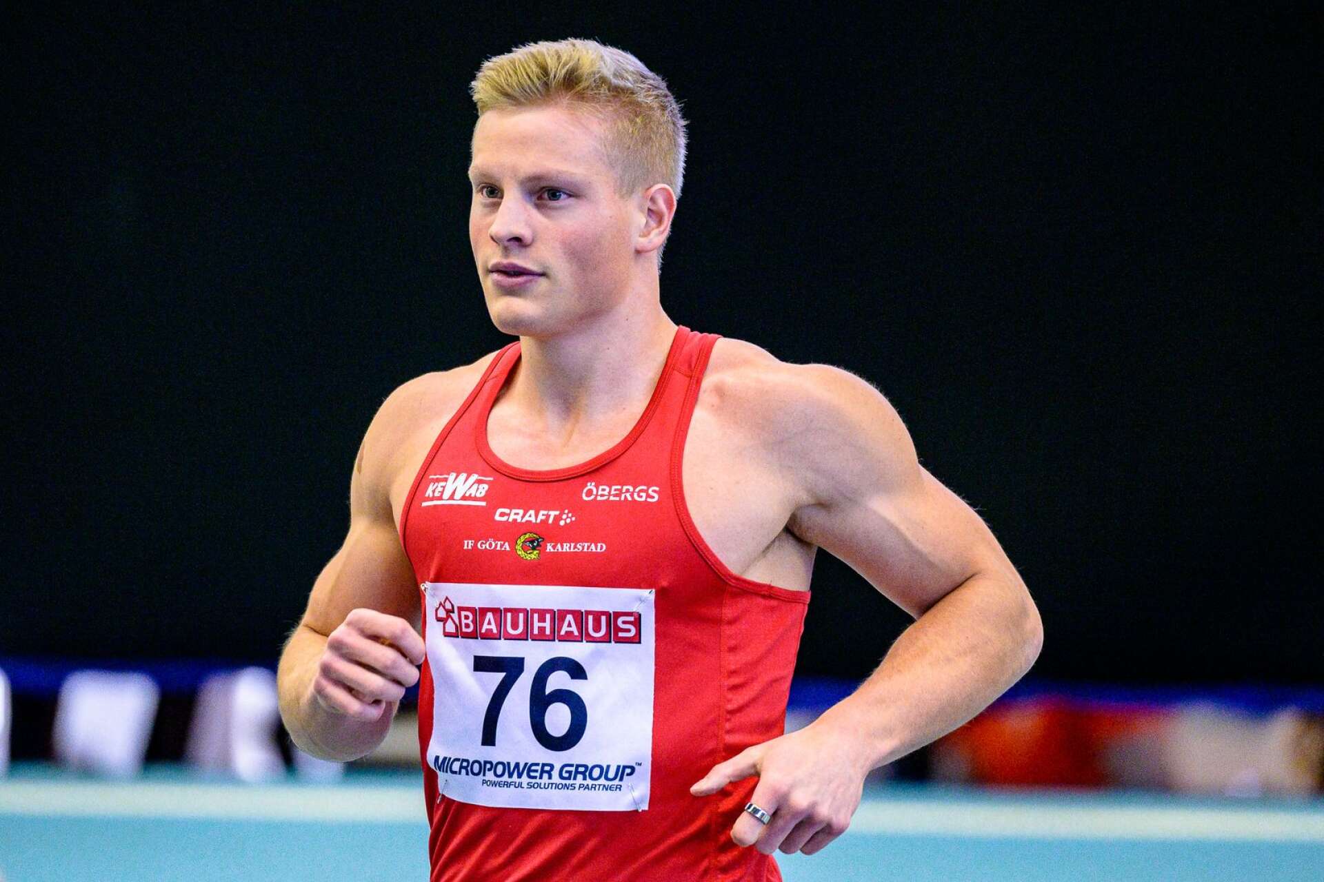 Henrik Larsson var fyra hundradelar från inomhusrekordet på 60 meter.