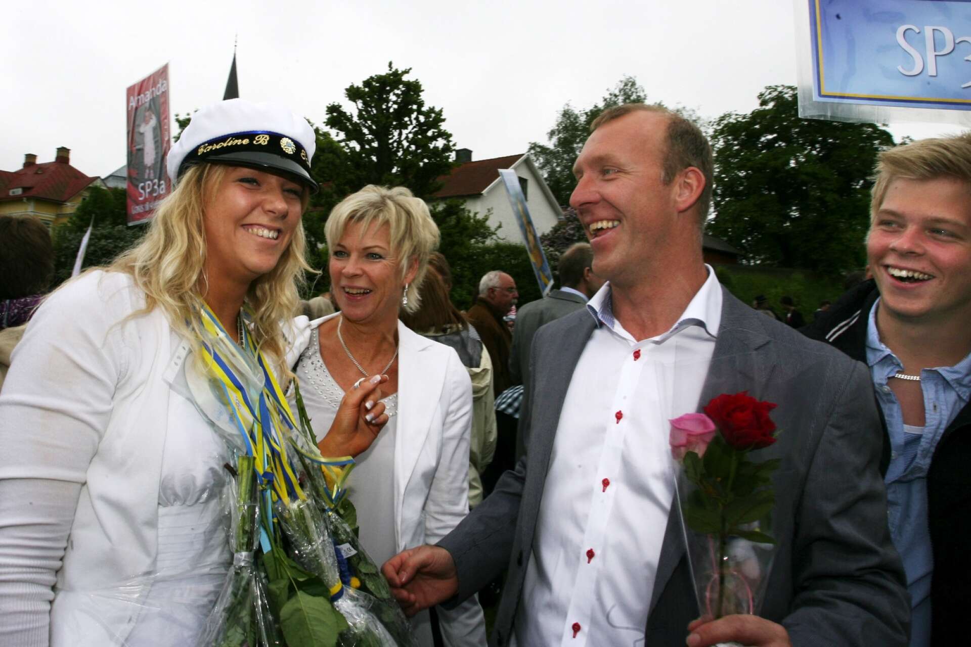 Studenten i Mariestad.Caroline Bremer med mamma Eva och pappa Stefan och lillebror Viktor