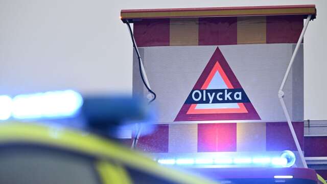 En lastbilsolycka inträffade på E18 utanför Årjäng strax efter klockan 10 på fredagsförmiddagen.