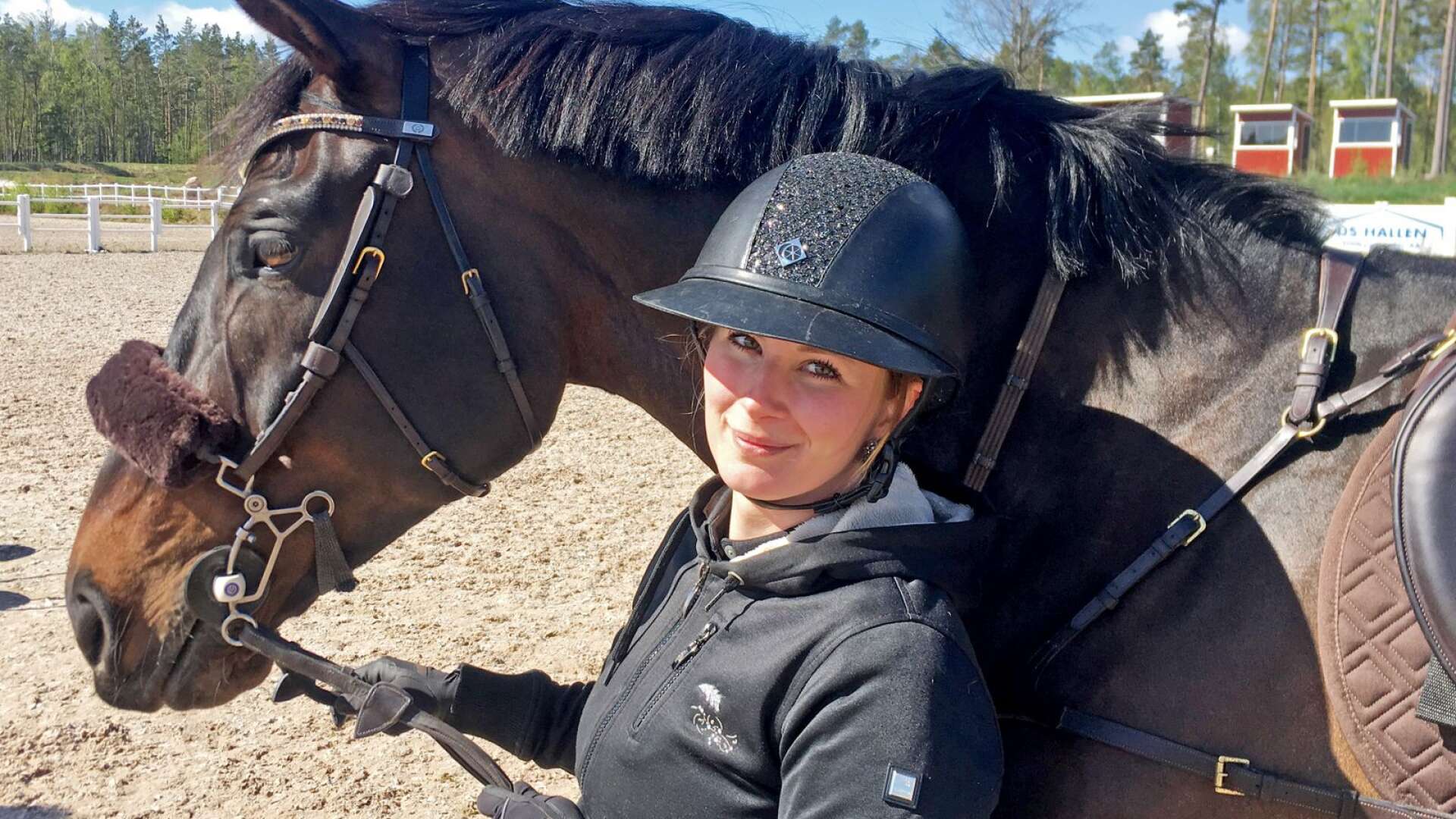 Linn Holm och Flips Fairytale debuterar i 1.50-klassen i Wermland Equestrian Games.