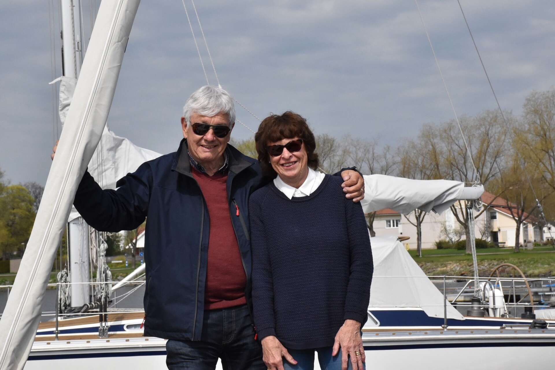 Kerstin och Jan Lindblom gillar båtlivet och bär med sig många minnen från dagarna på sjön. 