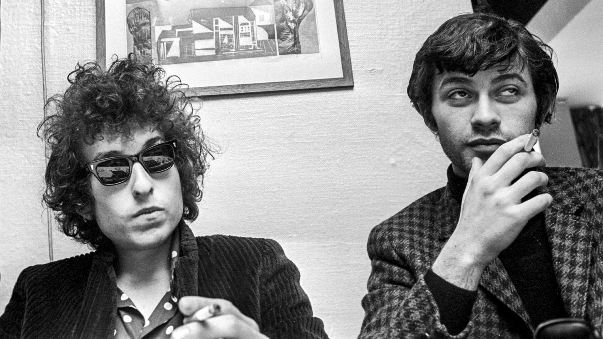 ”Bob Dylan gav rockmusiken intellekt och litteraturen ett par svarta solglasögon skrev jag när Dylan fick sitt Nobelpris. Det var precis vad som hände under den turnén. Robbie Robertson var med och formade en musikalisk revolution.”