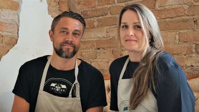 Daniel och Amanda Kylin öppnade sin gårdsbutik vid Liljenäs Gård i juni förra året.