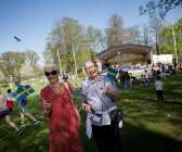 Ingrid Adamsson och Lena Falck tyckte att det var roligt med kungligt besök. ”Vi är stolta över Örebro i dag”, säger Ingrid Adamsson.