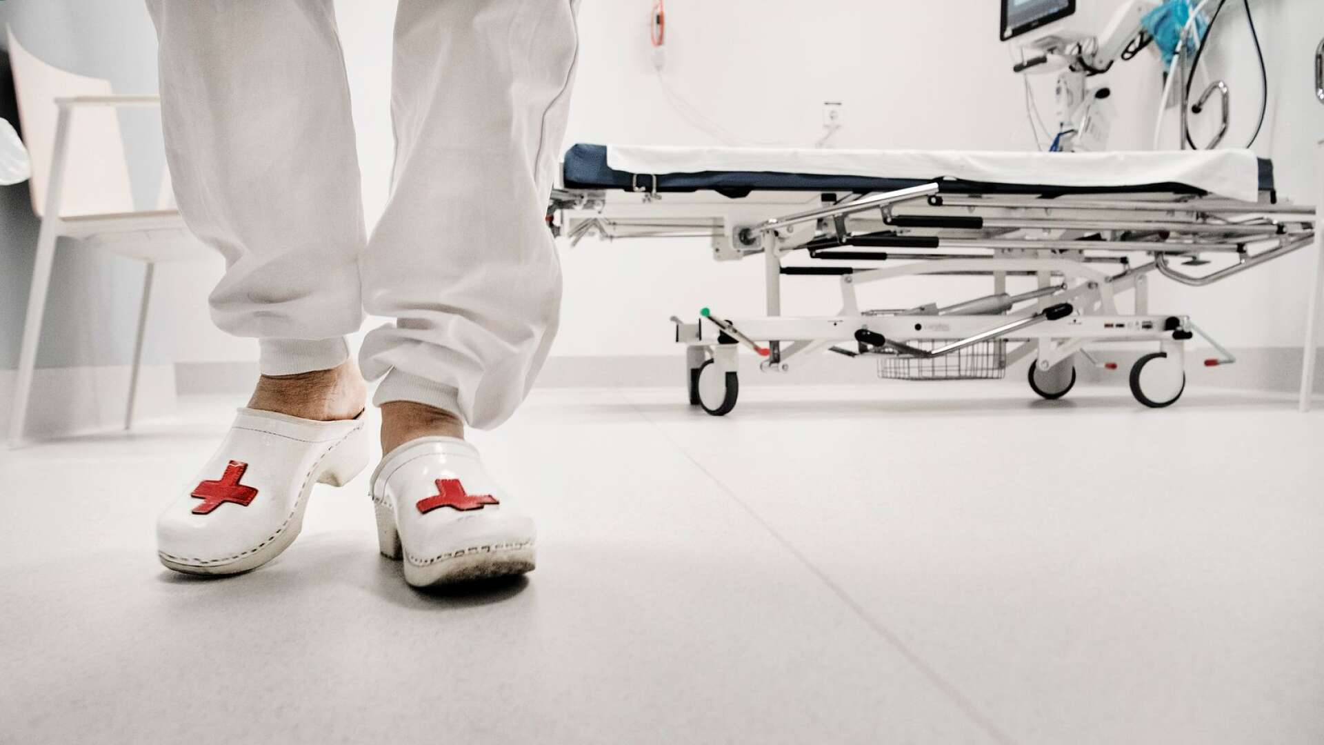 Kostnaden för inhyrd personal har minskat inom Närhälsan men ökat på sjukhusen.