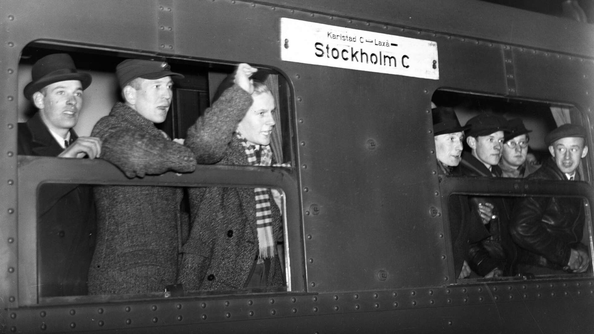 Frivilliga på väg till finska vinterkriget i februari 1940. Runt 9 500 svenskar deltog i kriget som pågick i drygt tre månader.