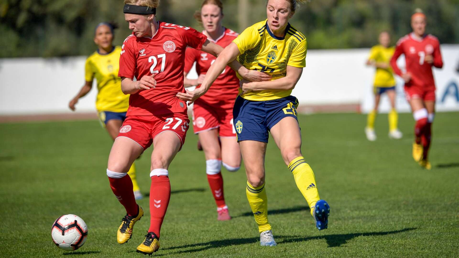 Mimmi Larsson visade framfötterna i Algarve Cup senast och nu är Torsbytjejen uttagen till EM-kvalmatcherna mot Ungern och Island. 