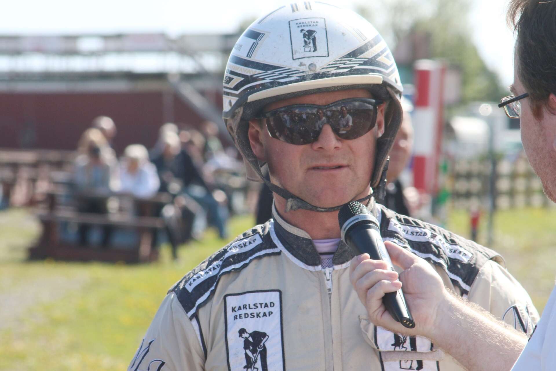 Magnus Jakobsson i vinnarcirkeln på Åmålstravet. Där har han stått många gånger. 