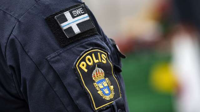 Två polispatruller hjälptes åt att få stopp på en bilist på E18 mellan Karlskoga och Kristinehamn.