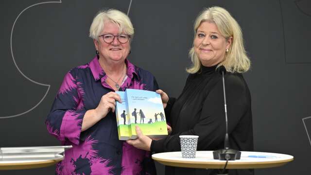 Carina Ohlsson tillsammans med socialtjänstminister Camilla Waltersson Grönvall.