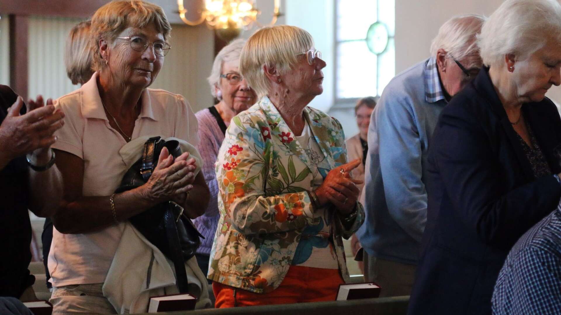 Ett 70-tal personer kom till kyrkan och fick njuta av en stämningsfull musikalisk kväll. Det blev stående applåder innan kvällen var över.