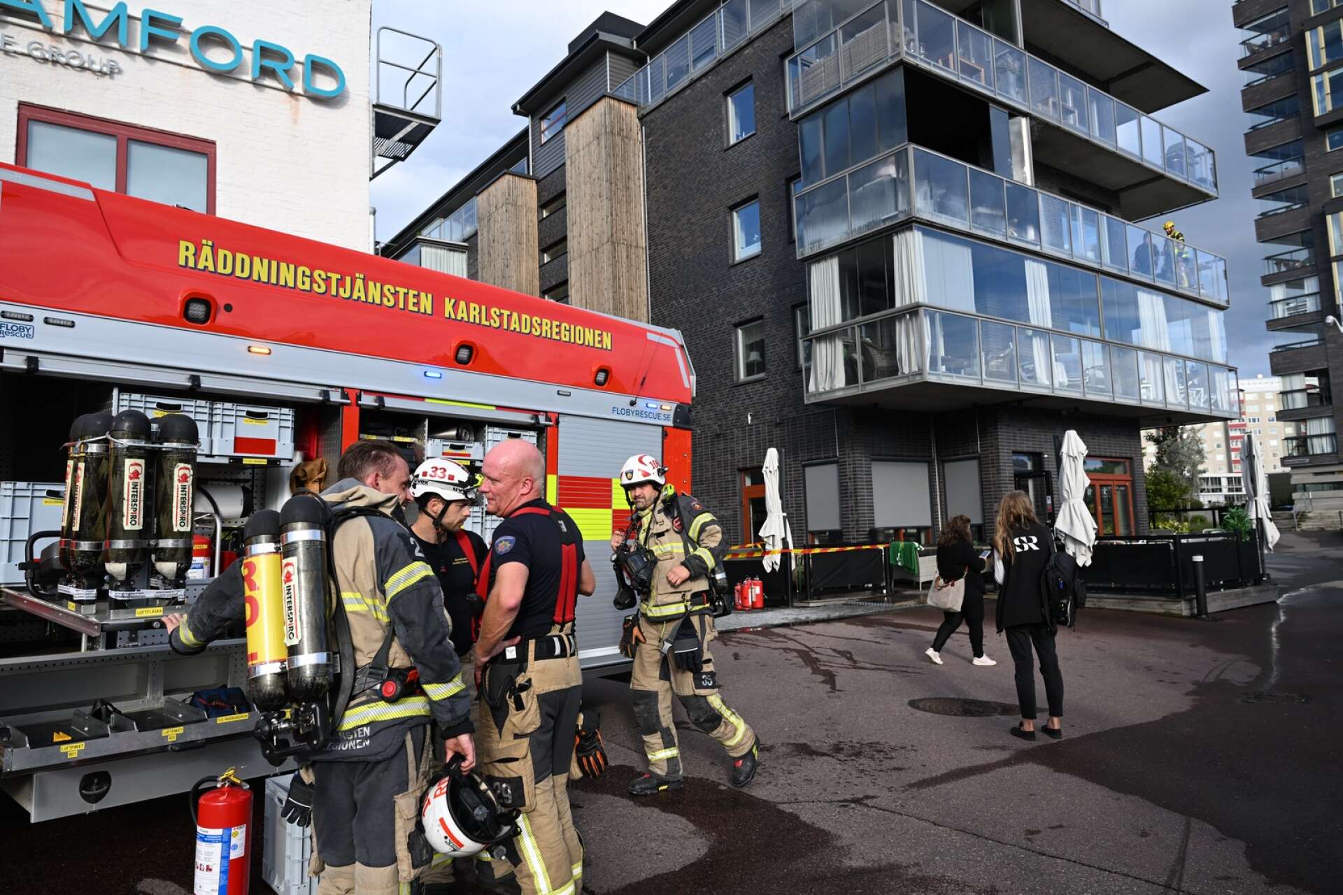 En balkong brann i centrala Karlstad på fredagseftermiddagen. 