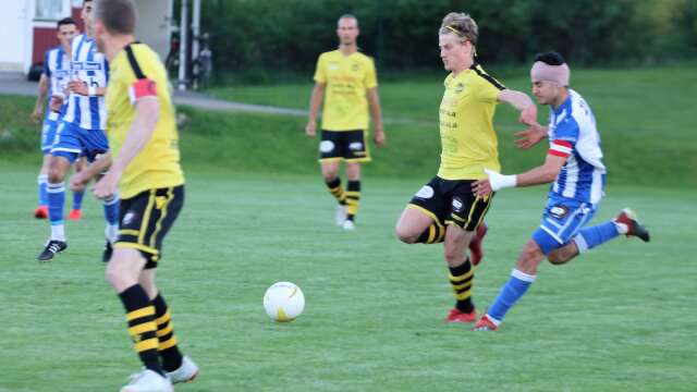 Samuel Schullström i årets träningsmatch mot forna laget IFK Åmål. 