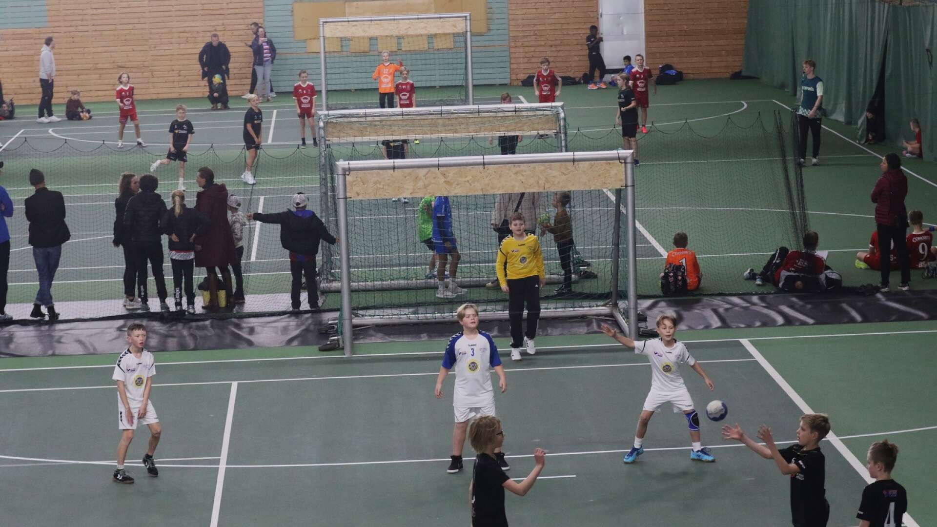 Intresset för IFK Skövdes ungdomsturnering Skadevi cup är rekordstort. I år spelas det även matcher i tennishallen då IFK Skövde har ett samarbete med Skövde TF.