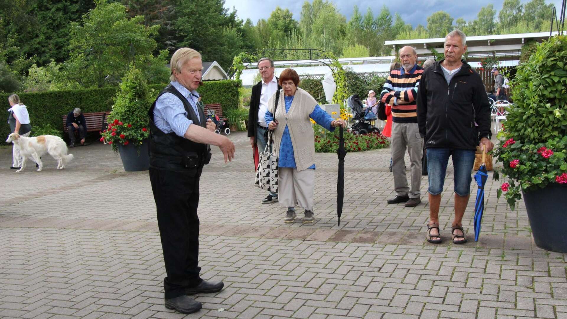Göran Bengtsson berättar om skrönor och historia runt Rottneros park.