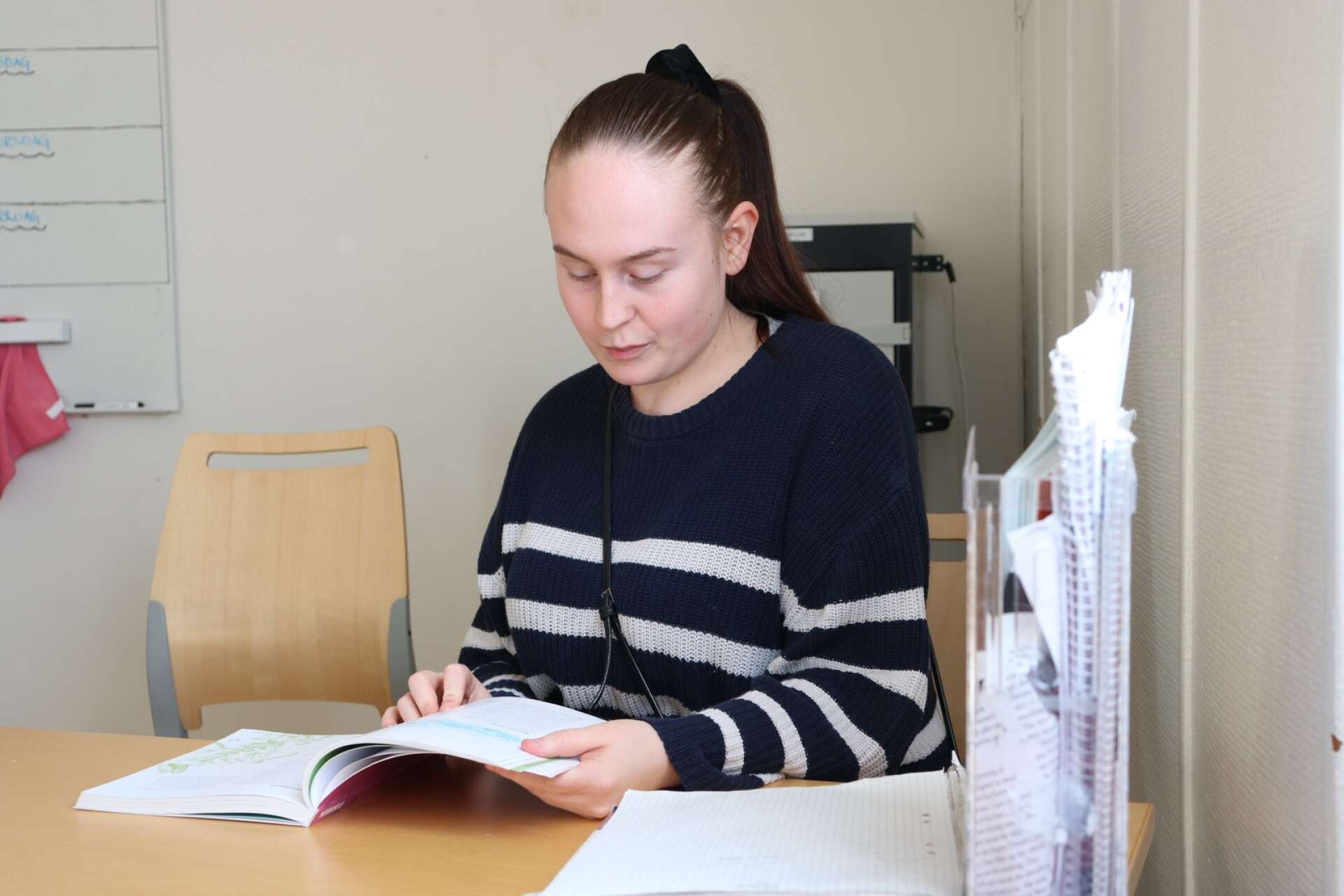 Felicia Åberg läser andra året på programmet studiespåret på KPS. 