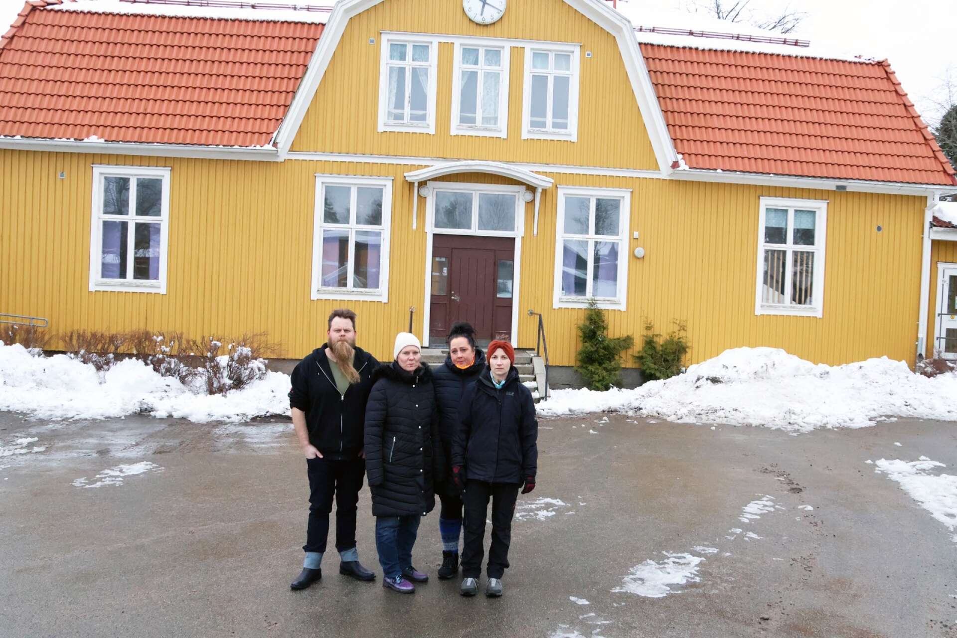 Tre av dem har barn på Bruksskolan i Ödeborg, en av två skolor i kommunen som riskerar att läggas ner.