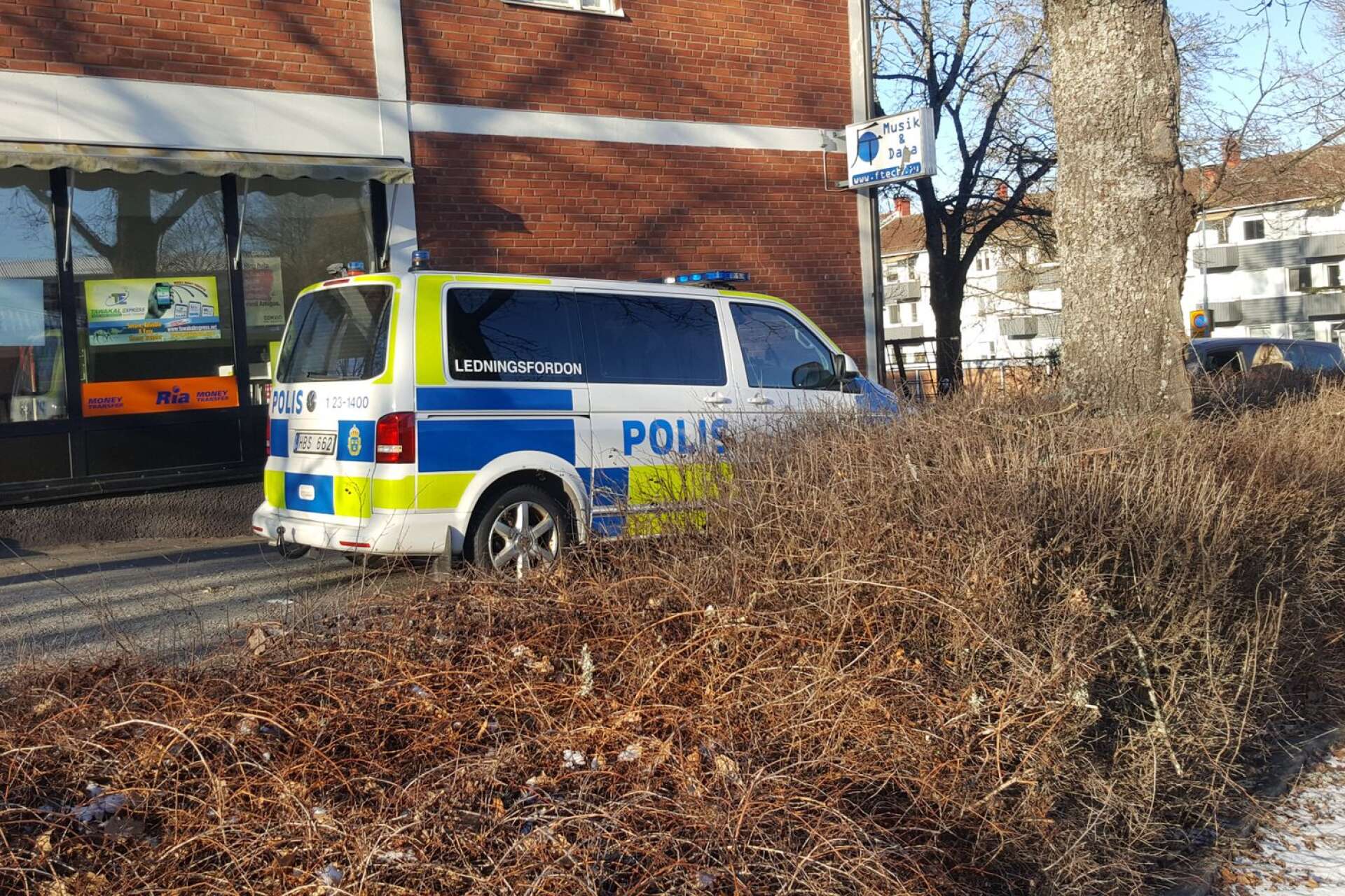 Vid 10.30-tiden utsattes en second hand-butik i Karlskoga för ett grovt rån.