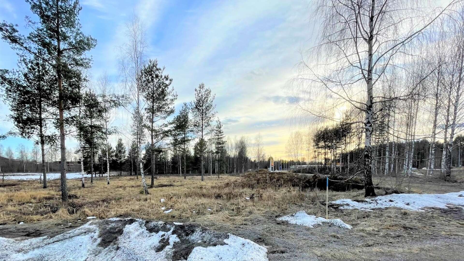 Området, mellan riksväg 61 och Långvaksvägen, intill korsningen mot Gunnarskog,  berörs av den nya detaljplanen.