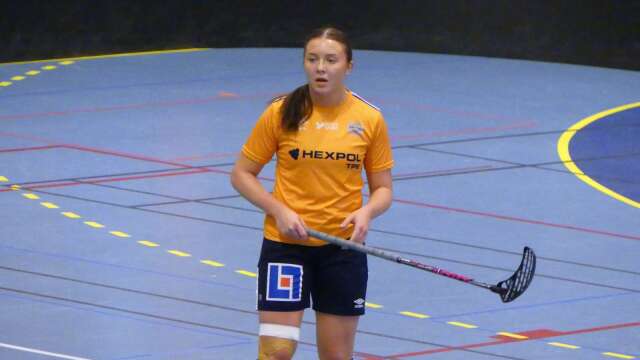 Adina Jansson, spelande assisterande tränare i Säffle SK:s damlag i innebandy, gjorde ett av målen när Lekvattnets BK besegrades med 8–4 i Torsby i söndags.