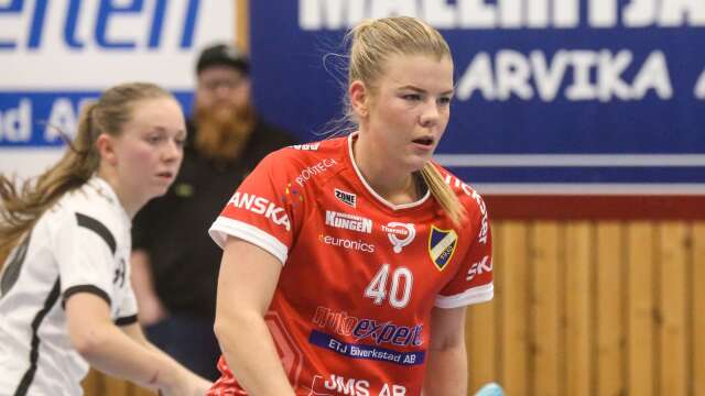 Dotteviks Julia Martinsson gjorde två mål i helgens förlust mot Rönnby/Västerås.