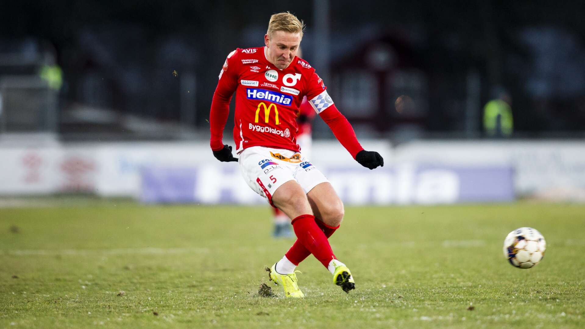 Oliver Ekroth fortsätter karriären på Island, enligt SVT Sport. 