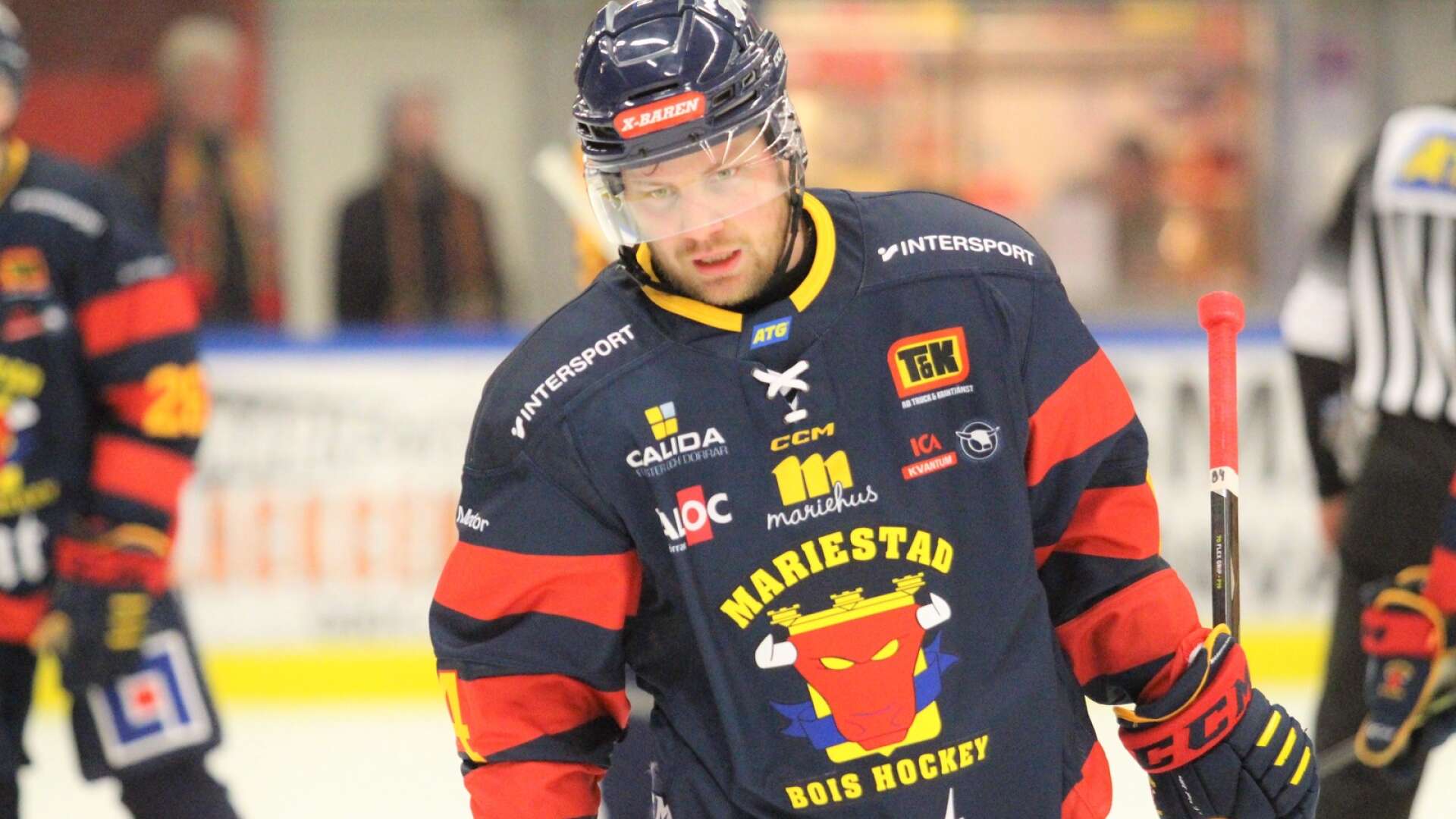 Det blev två matcher för Douglas Lögdal i sin comeback i Boiströjan. Under fredag och lördag är han tillbaka på heltid i Töreboda hockey.