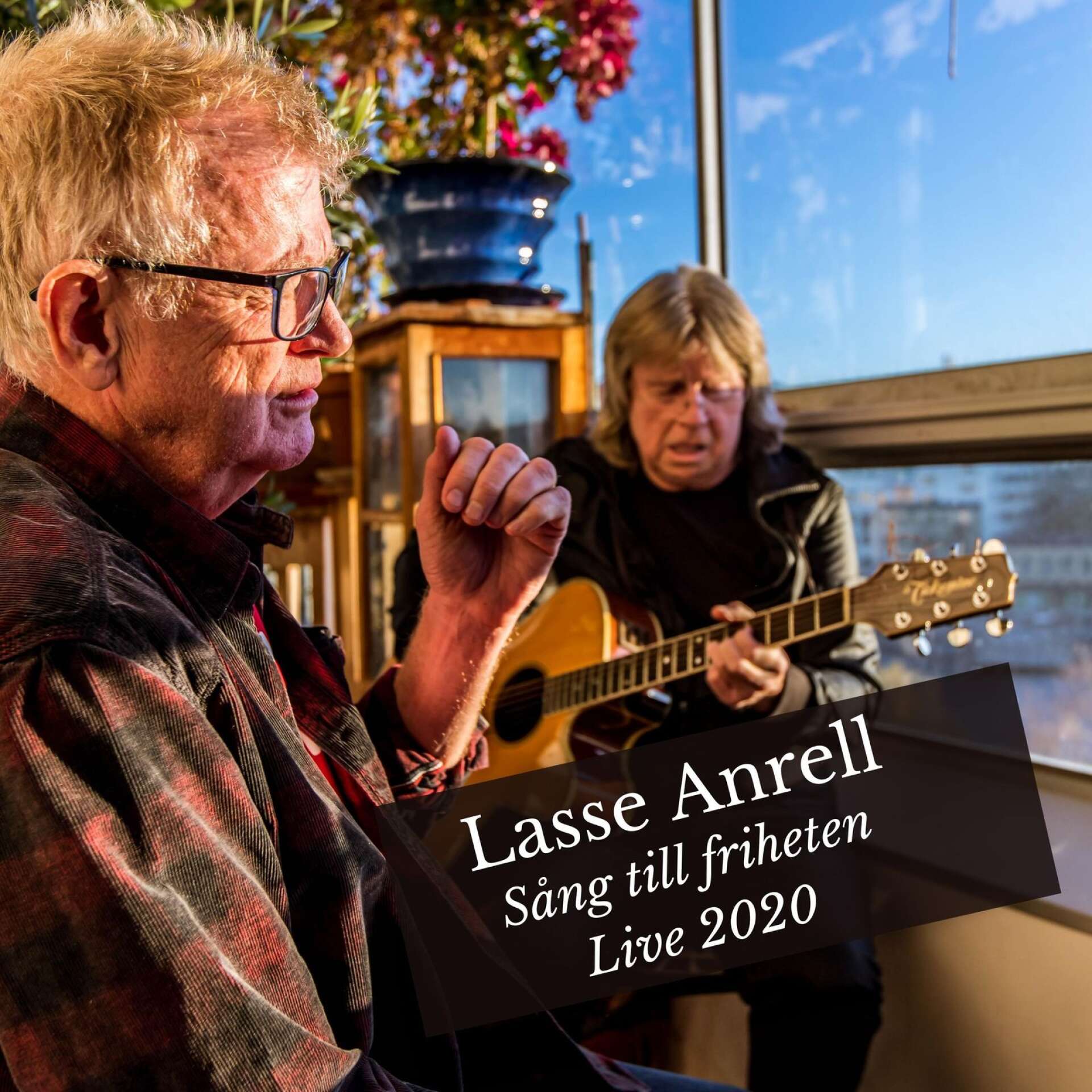Lasse Anrell och Janne Schaffer har en låt ihop.