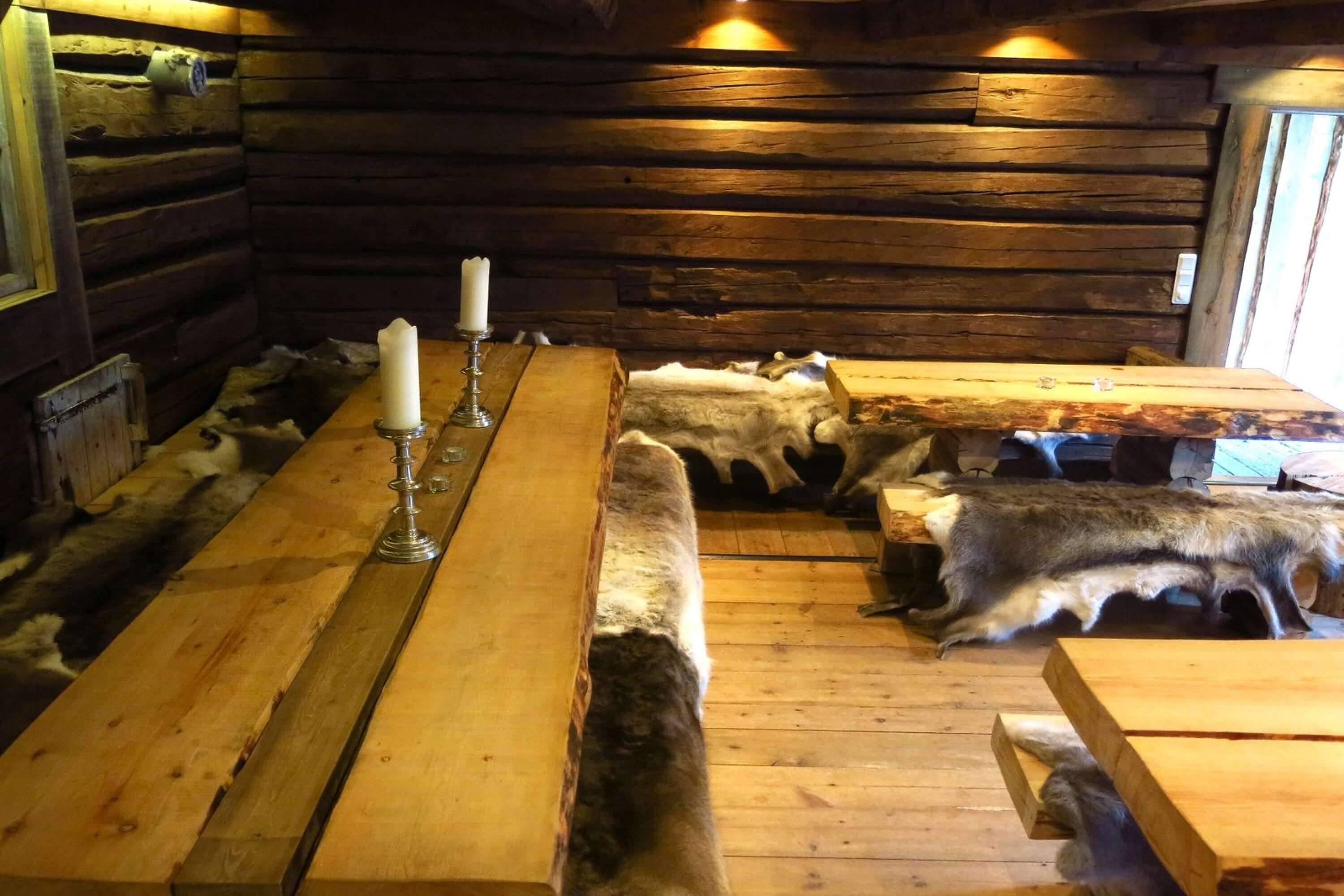 Matsalen vid Storbonäs har vikingaprägel. 