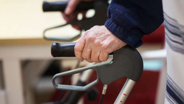 genre äldrevård äldreboende ålderdom rollator