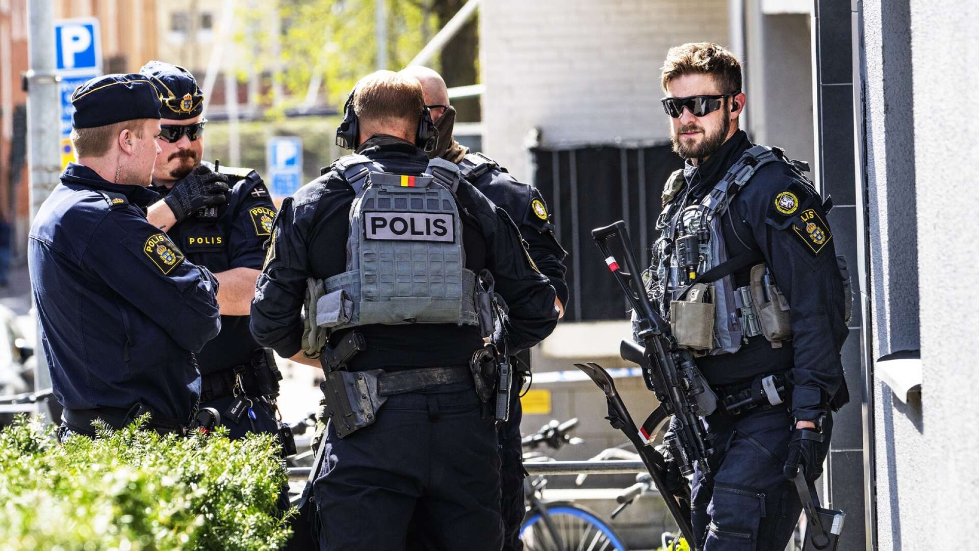 Insatsstyrkan kallades in tillsammans med flera andra polispatruller i jakten på den misstänkte gärningsmannen. Han ska dock ha stuckit ganska omgående mot Göteborg.