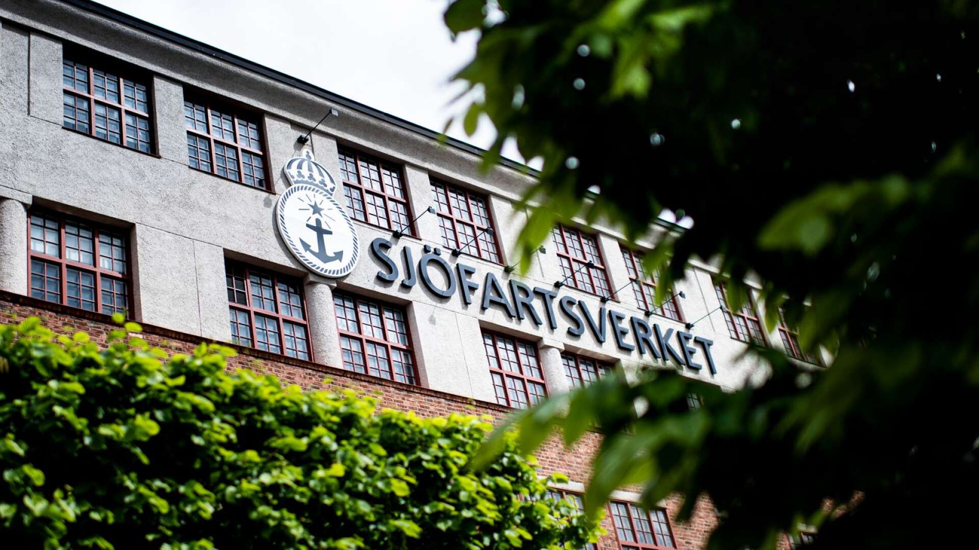 Sjöfartsverkets besked om att ytterligare höja avgifterna innebär därför att svenska produkters konkurrenskraft försämras på centrala marknader och slår mot besöksnäringen, skriver Hans Ahlström med flera.
