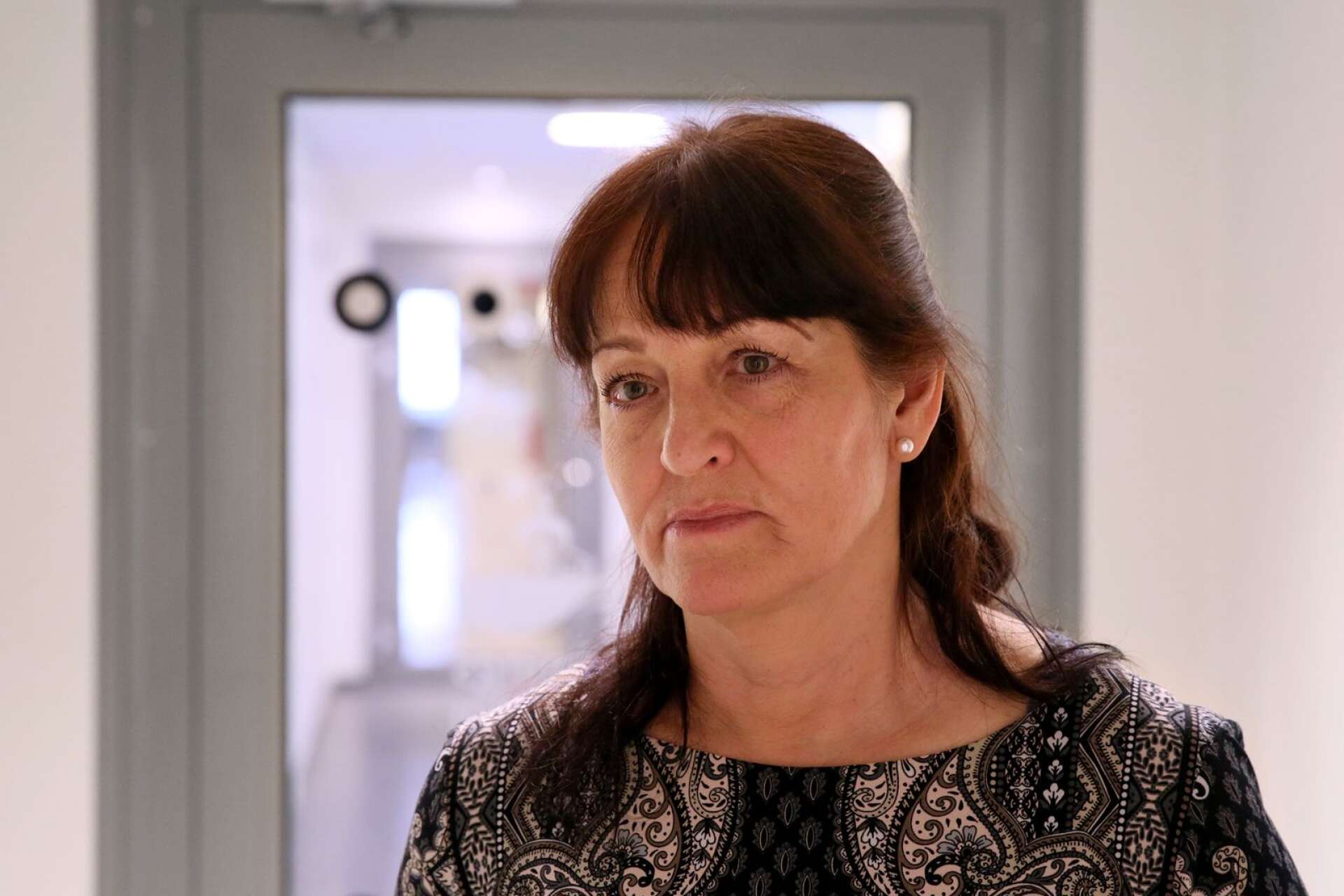 Birgitta Engström Wallander, medicinskt ansvarig sjuksköterska. MAS, i Lidköping uppger att basal hygienutrustning finns i kommunen, men att det endast finns ett litet lager skyddsutrustning. Nu väntar man på att beställningar ska komma fram.
