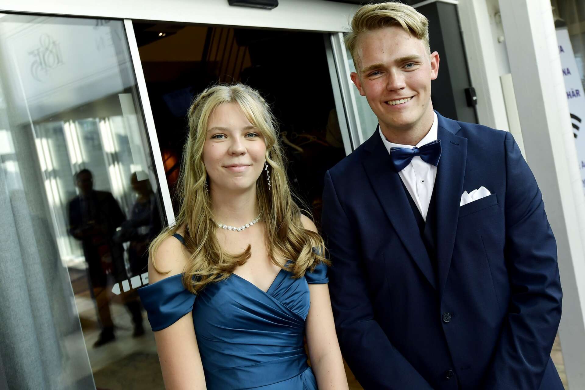 Wilma Foss och Sondre Fransson tog studenten från Solbergagymnasiet.