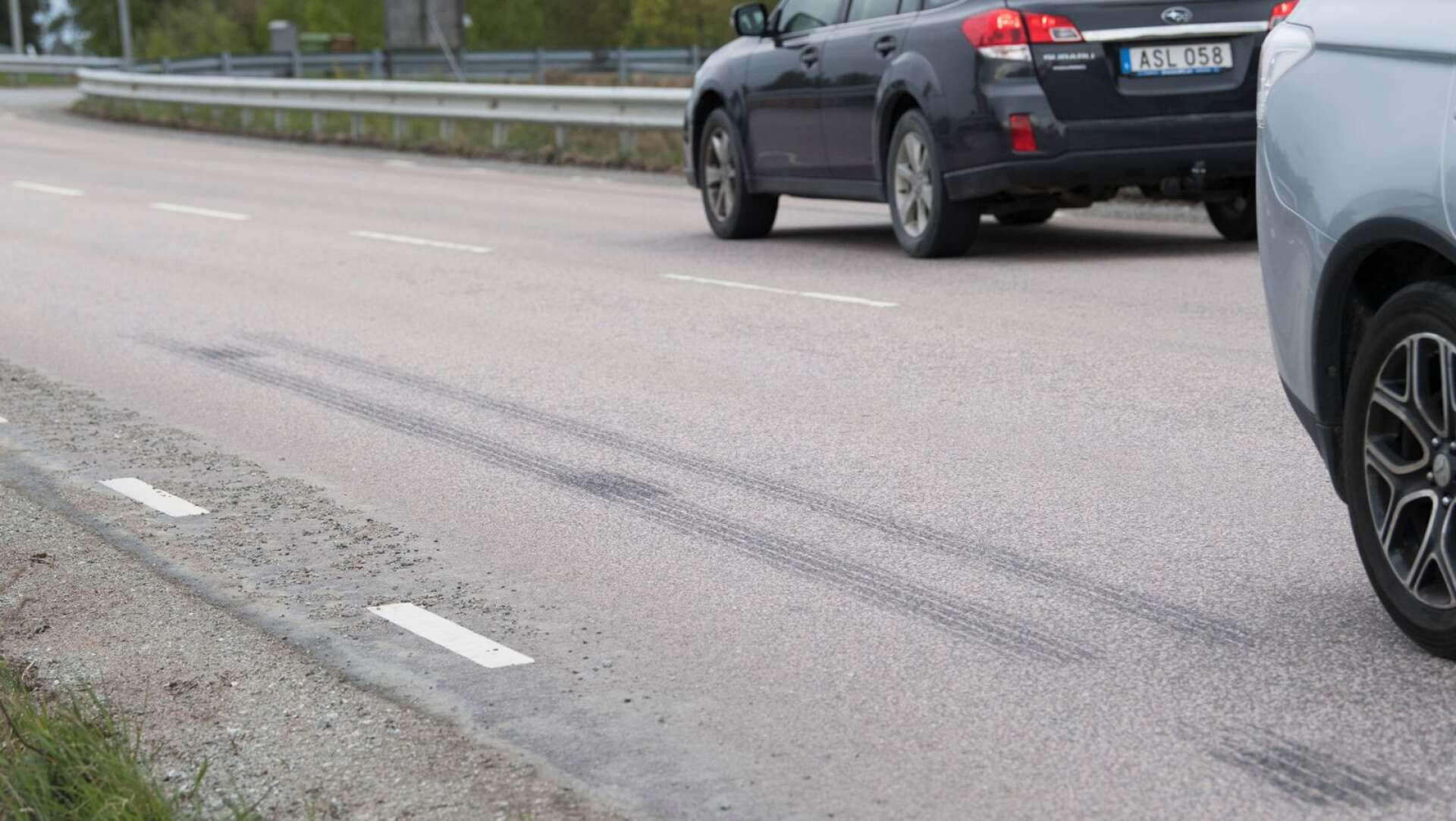 Boende längs Sandgärdesgatan i Bengtsfors klagar på höga hastigheter. 