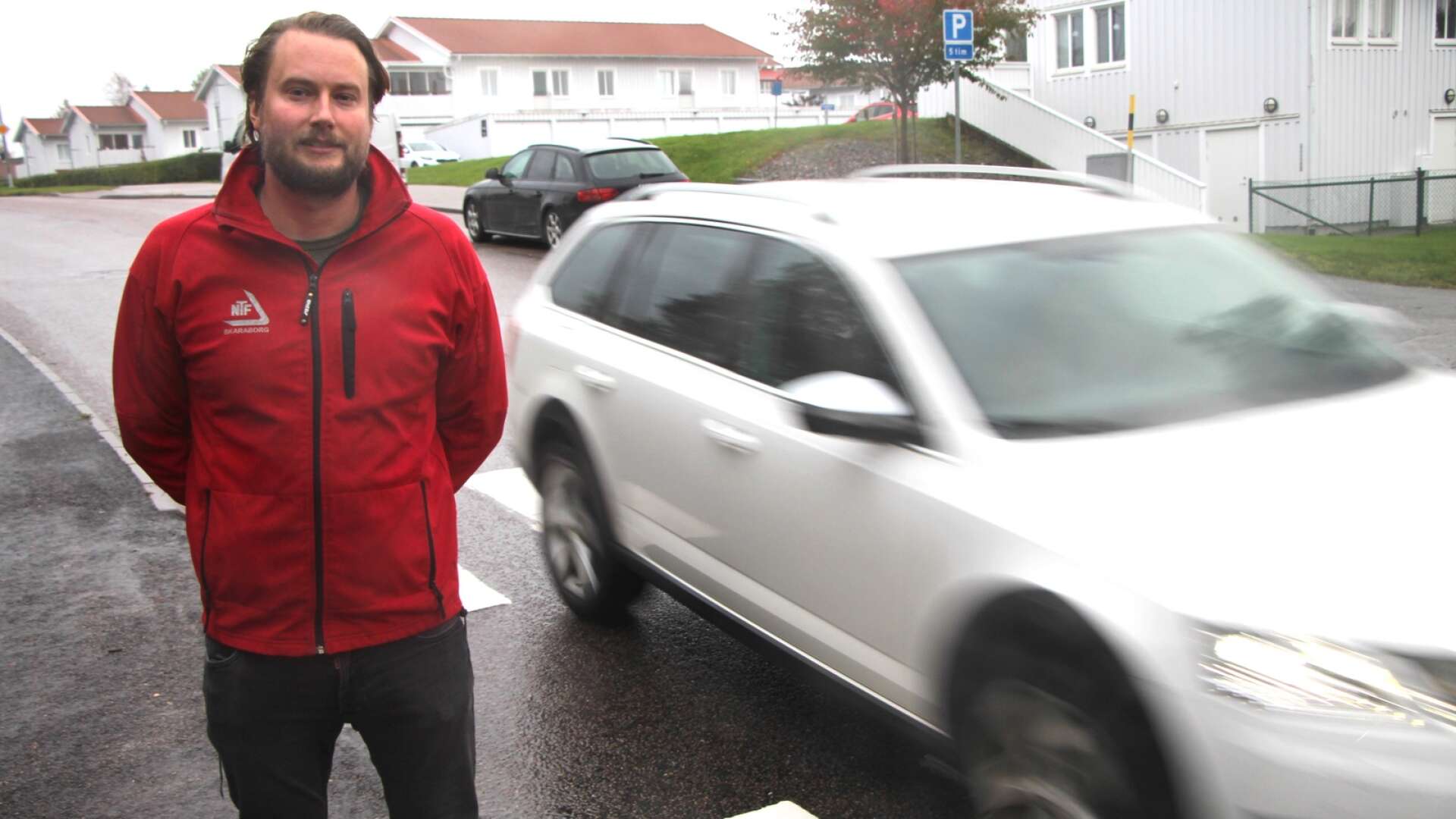 Albin Göransson, NTF, säger att mer än hälften av fordonen körde för fort vid en mätning på Bergsgatan vid skolstarten.