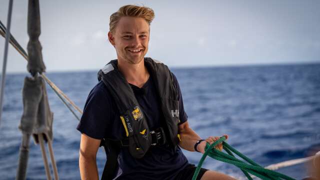 Den värmländske komikern och tv-profilen Hampus Hedström seglade i höstas mellan Gran Canaria och Rio de Janeiro. Nu skildras äventyret i realityserien ”Över Atlanten”. 