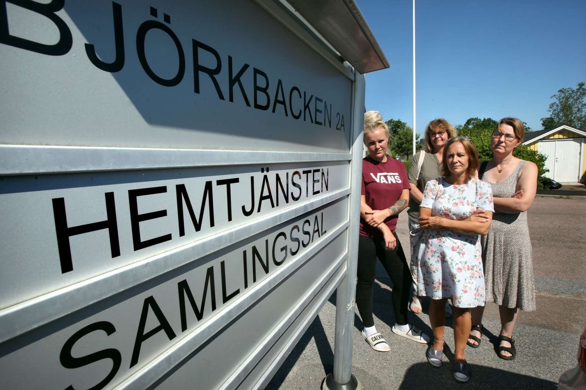 Undersköterskorna Louise Jakobsson, Lotta Johansson, Maria Johansson och Maria Jonasson berättar om en arbetsbörda som håller på att bli ohållbar.